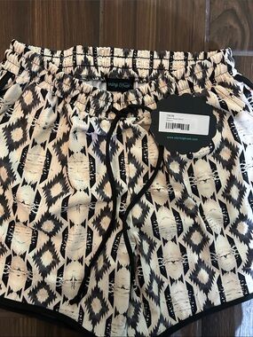 Women’s Aztec Print Athletic Shorts in Cream & Black